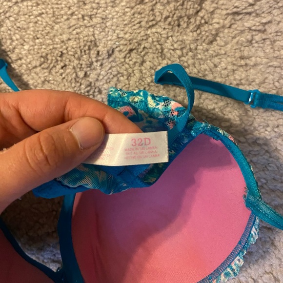 Victoria’s Secret date push-up bra - Picture 3 of 4